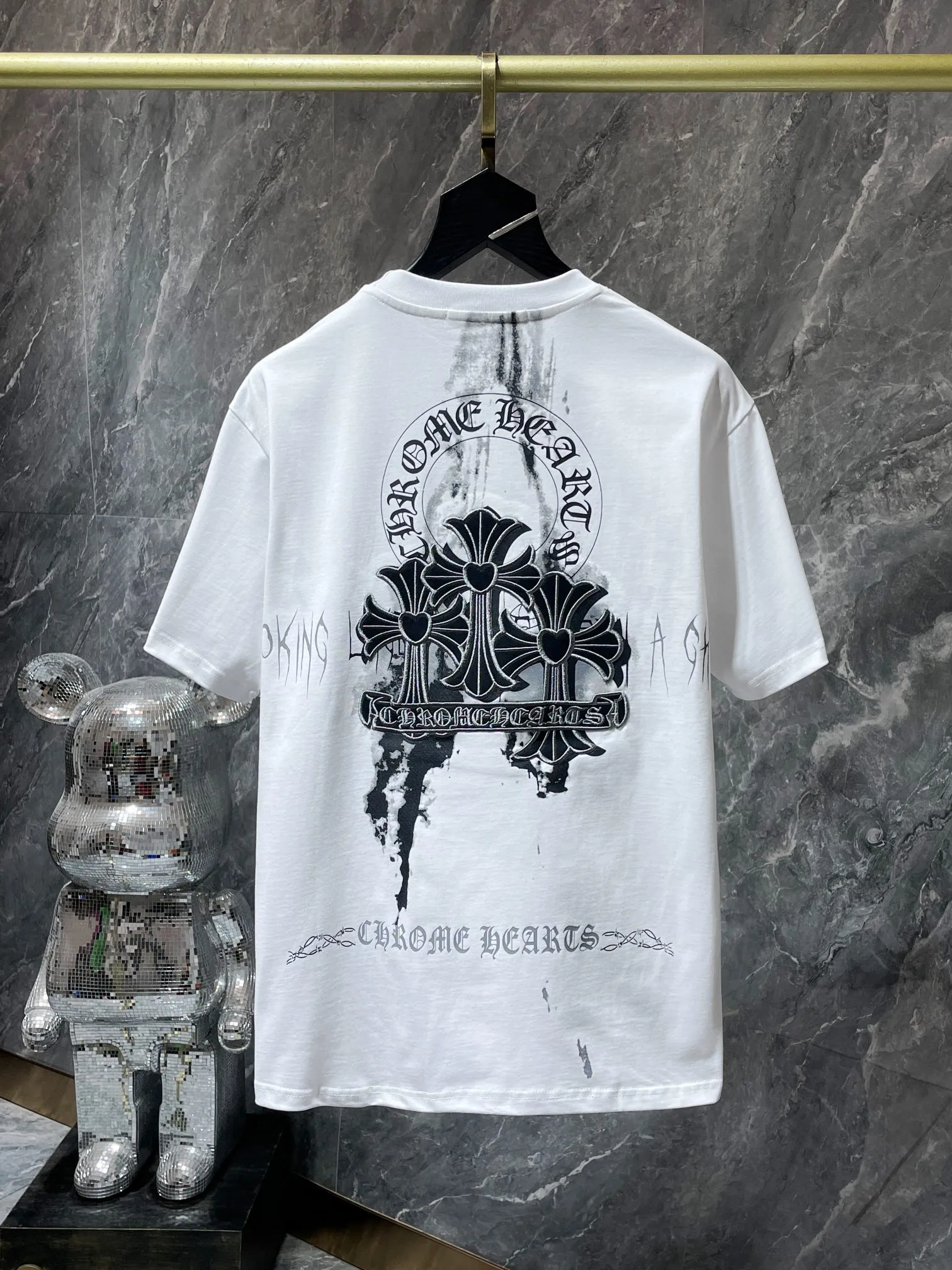 P164 New Chrome Hearts 25ss for summer. High-weight, environmentally friendly, high-quality top-grade fabric. 280g. Crocodile hoof embroidered overlapping cross spray-printed short sleeves. Imported environmentally friendly glue printing and dyeing. Counter synchronization. 1:1 replica version. Recommended color: black white. Size: S, M, L, XL